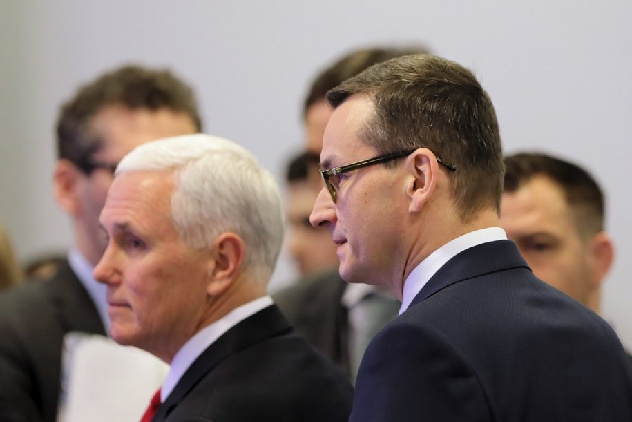Wiceprezydent USA Mike Pence (L) i premier RP Mateusz Morawiecki (P) podczas lunchu roboczego na PGE Narodowym w Warszawie /Paweł Supernak /PAP