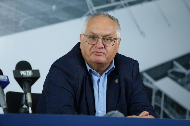 Wiceprezydenta Gliwic Jarosław Zięba podczas konferencji prasowej /Jarek Praszkiewicz /PAP