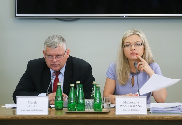 Wiceprzewodniczący komisji poseł Marek Suski i przewodnicząca posłanka Małgorzata Wassermann //Paweł Supernak /PAP
