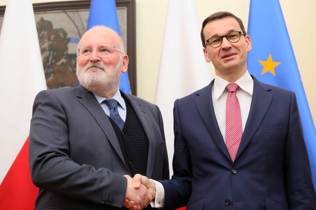 Wiceszef Komisji Europejskiej Frans Timmermans i premier Mateusz Morawiecki podczas niedawnego spotkania w Warszawie / 	Leszek Szymański    /PAP