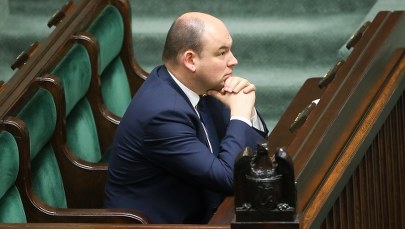 Wiceszef MSZ: Chcemy zrezygnować z ponad setki osób