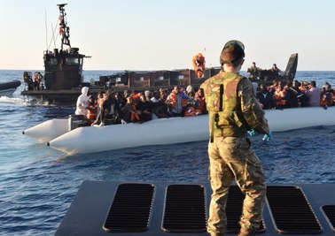 Wiceszef MSZ o przyjęciu 2 tysięcy uchodźców: Nikt nie może nam niczego narzucać