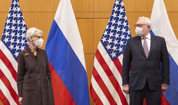 Wiceszefowie dyplomacji USA i Rosji: Wendy Sherman oraz Siergiej Riabkow /DENIS BALIBOUSE / POOL /PAP/EPA