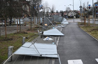 Wichury nad Polską. Tysiące interwencji, nie żyje jedna osoba, kilkanaście jest rannych