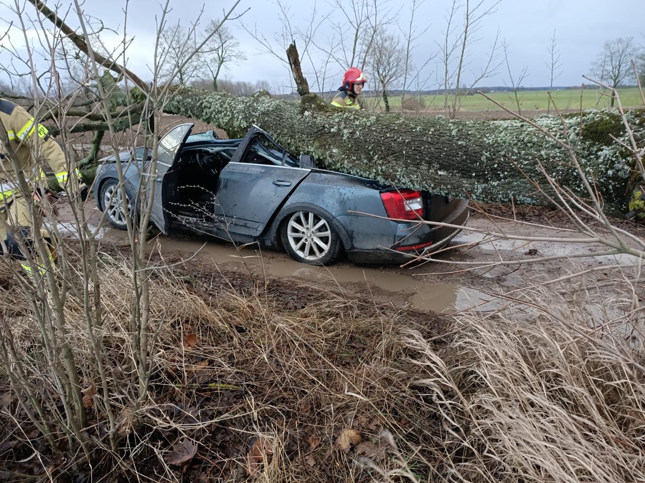 Wichury sieją spustoszenie. Strażacy nie nadążają z usuwaniem skutków