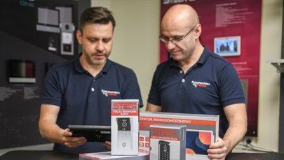 Wideodomofony coraz popularniejsze w Trójmieście. Dlaczego mieszkańcy stawiają na nowoczesne systemy bezpieczeństwa?