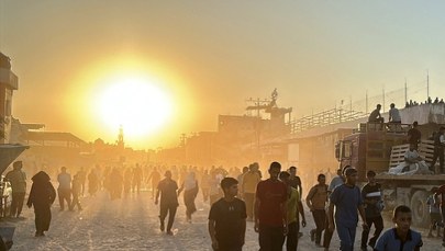 Widmo śmierci z pragnienia. Strefę Gazy trawi skwar i plaga insektów