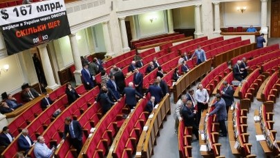 Widmo wcześniejszych wyborów parlamentarnych zawisło nad Ukrainą