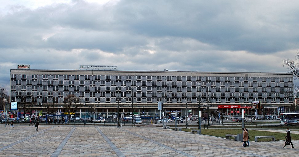 Widok hotelu "Cracovia" z Gmachu Głównego Muzeum Narodowego /Zygmunt Put/CC BY-SA 4.0 /Wikimedia