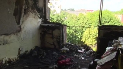 Widok jest przerażający. Zwęglone okna, drzwi, ściany - to mieszkania pogorzelców ze Szczecina