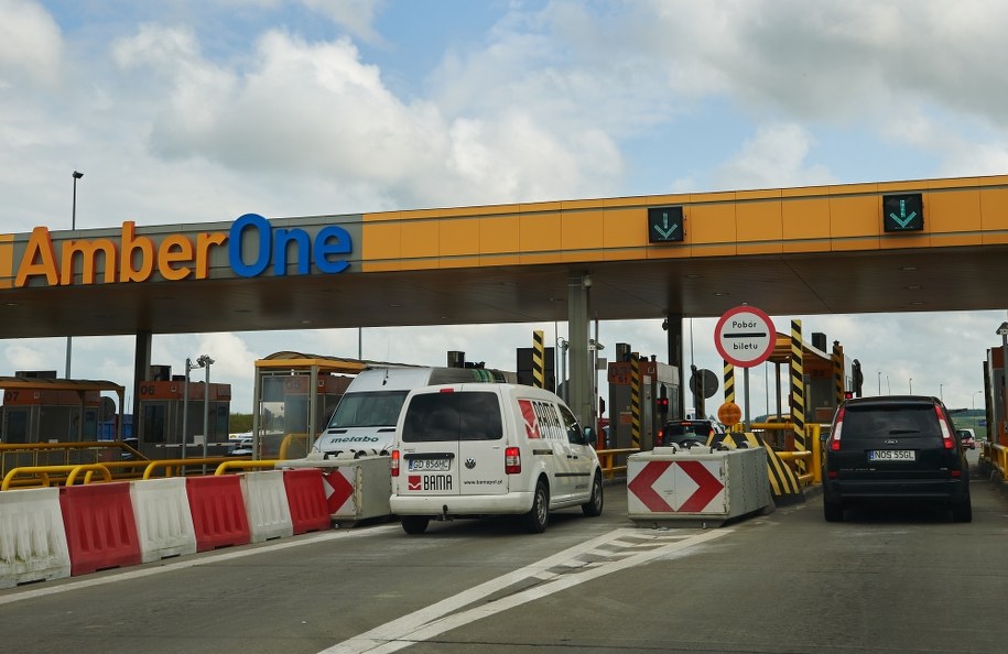 Widok na bramki autostrady A1 w Rusocinie /Adam Warżawa /PAP