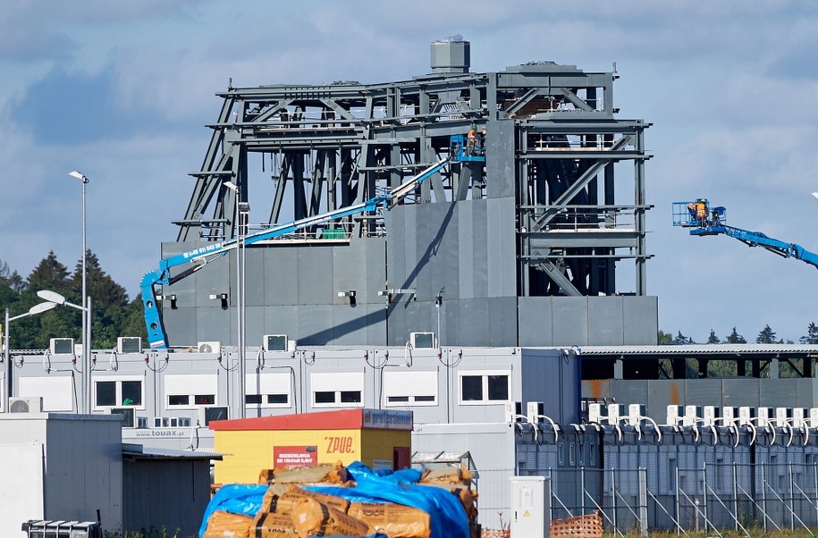 Widok na budowę amerykańskiej bazy wojskowej w Redzikowie/ 2017 r. /Adam Warżawa /PAP