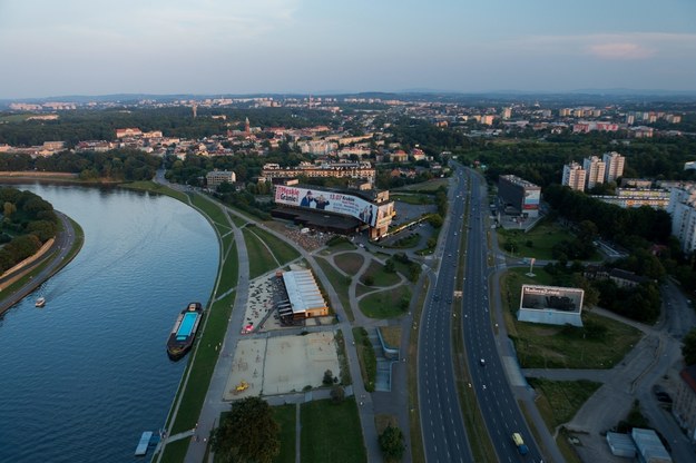 Widok na dawny hotel Forum w Krakowie /Stanisław Rozpędzik /PAP