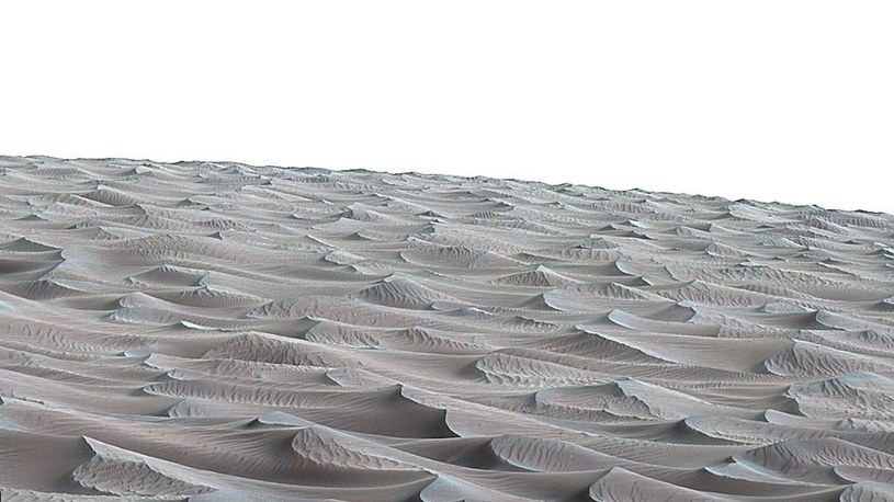Widok na High Dune - zdjęcie z końca listopada 2015 /NASA