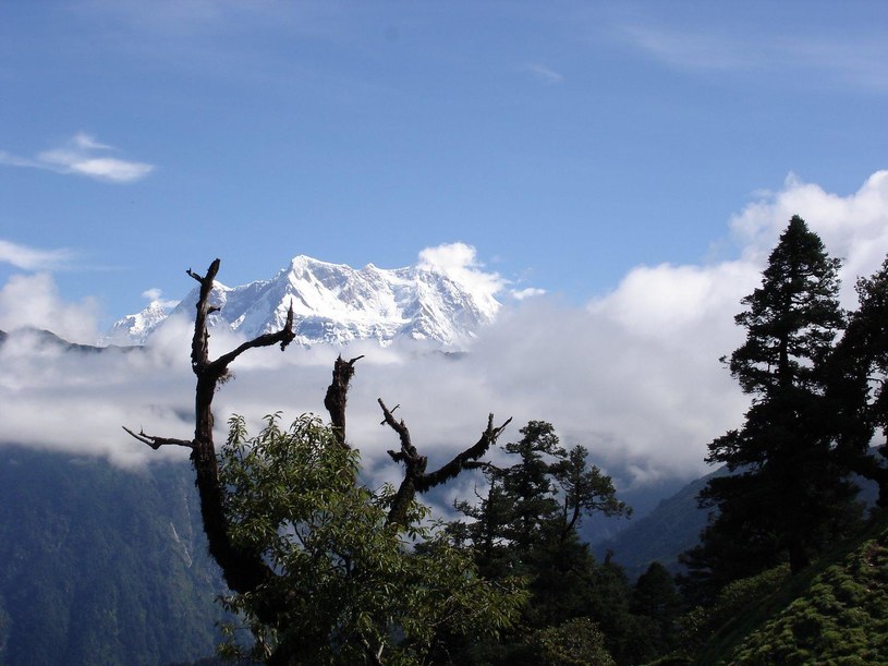 Widok na Himalaje z Tungnath /Dirk Hartung/Flickr/CC BY-SA 2.0 /Wikipedia