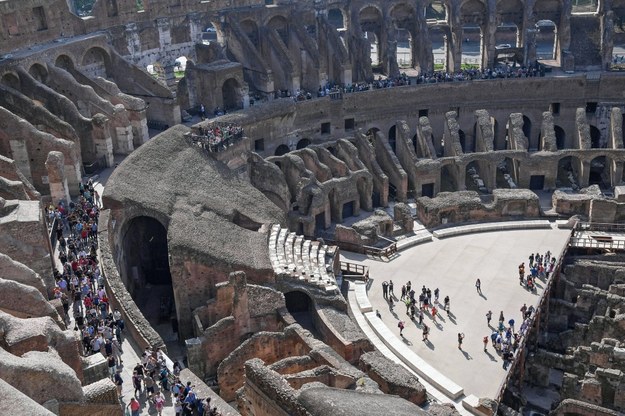 Widok na Koloseum z 4. i 5. piętra /ALESSANDRO DI MEO    /PAP/EPA