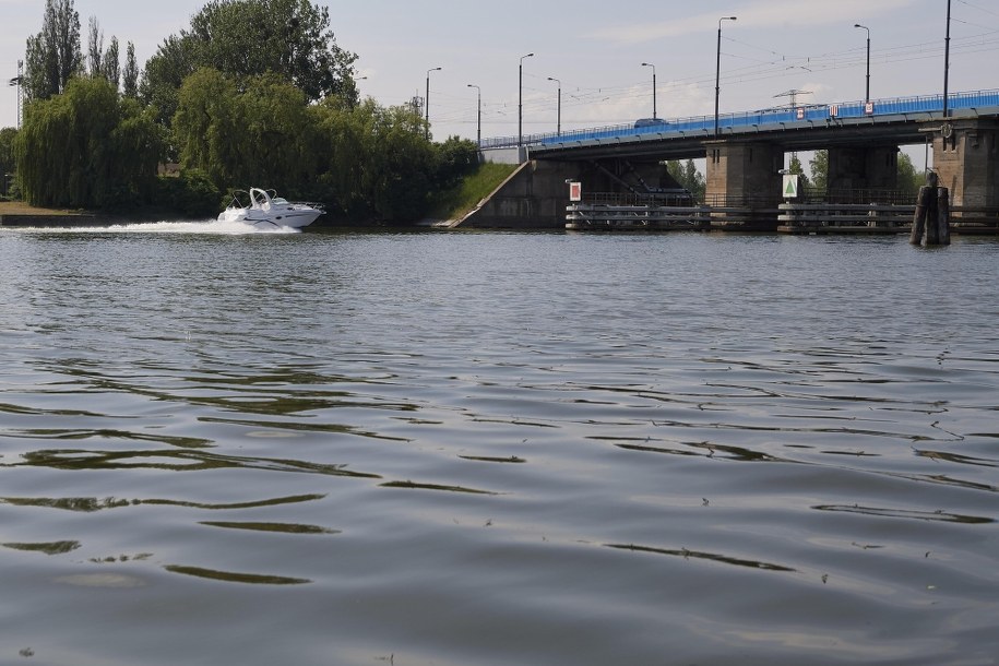 Widok na Martwą Wisłę w Gdańsku /Adam Warżawa /PAP