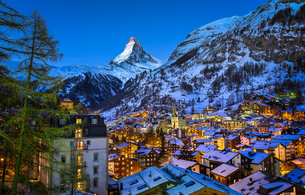 Widok na Matternhorn w Szwajcarii na zdjęciu ilustracyjnym /shutterstock /