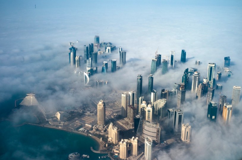 Widok na miasto Doha, stolicę Kataru /YOAN VALAT  /PAP/EPA