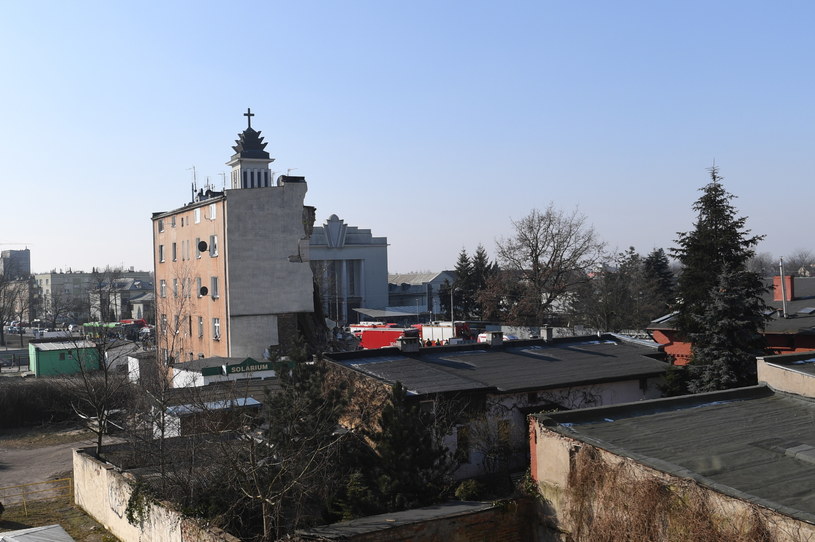 Poznań: Ciąg dalszy akcji ratunkowej na miejscu zawalonej ...