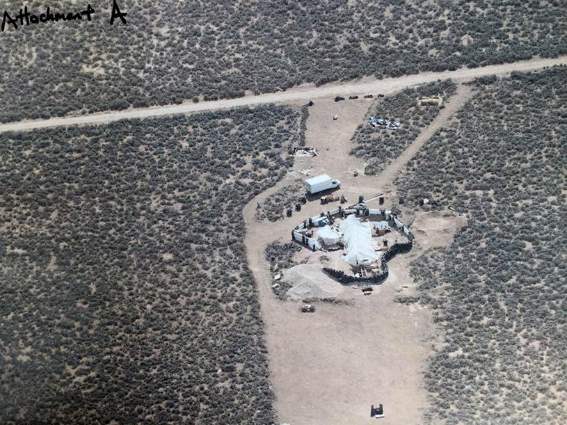 Widok na obozowisko w Nowym Meksyku /TAOS COUNTY SHERIFF'S OFFICE /PAP/EPA