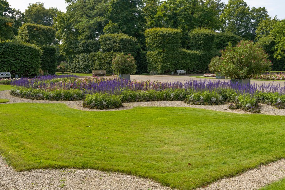 Widok na ogród pałacu w Nieborowie /Adam Staśkiewicz /Materiały prasowe