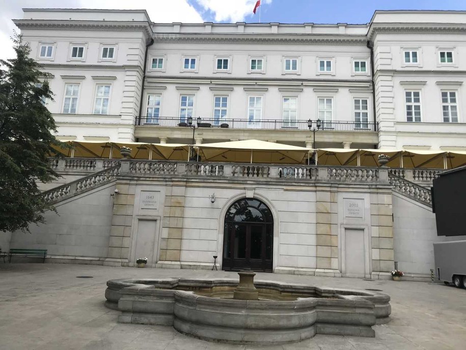 Widok na Pałac Prezydencki od strony prezydenckich ogrodów /Michał Dobrołowicz /RMF FM