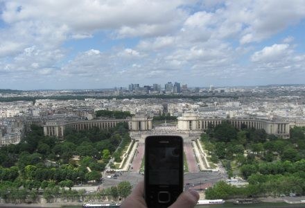 Widok na Paryż z drugiego piętra Wieży Eiffla. /INTERIA.PL