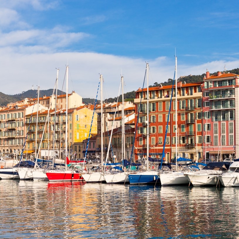 Widok na port w Nicei i luksusowe jachty /123RF/PICSEL