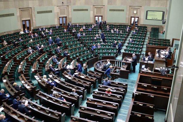Widok na salę obrad, podczas posiedzenia Sejmu /Jacek Turczyk /PAP