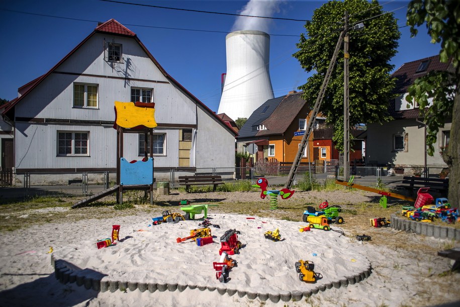 Widok na Turów zza czeskiej granicy /Martin Divisek /PAP/EPA