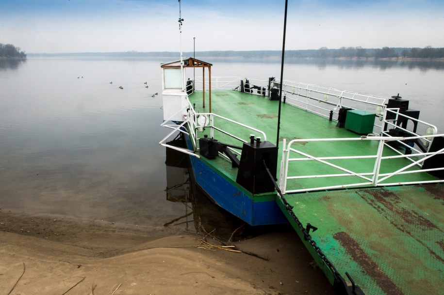 Widok na Wisłę w okolicach planowanej budowy drugiego stopnia na Wiśle w Nieszawie /Tytus Żmijewski /PAP
