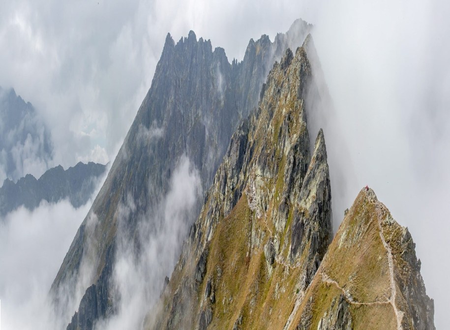 Widok z Krzyżnego na Kozi Wierch, Granaty i Buczynowe Turnie /PAP/Pawel Kula /PAP