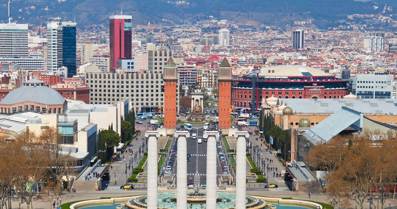 Widok ze wzgórza Montjuïc /123RF/PICSEL