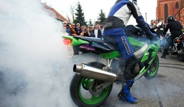 Widujesz motocykle z zagiętymi tablicami? Właściciele nie wiedzą, co im grozi