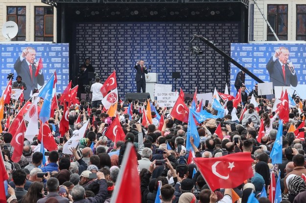 Wiec wyborczy Recepa Tayyipa Erdogana w Ankarze /MANUEL DE ALMEIDA  /PAP