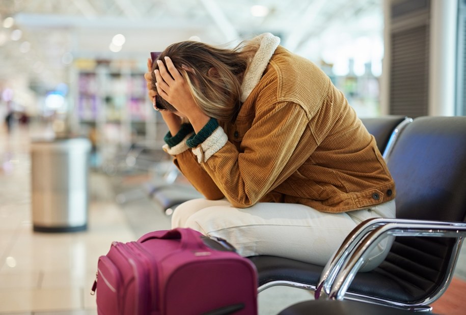 Więcej biletów niż miejsc w samolocie. Co robić, gdy nie wpuszczą cię na pokład? /Shutterstock