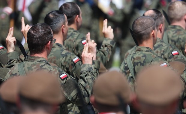 Więcej osób do wojska. MON zwiększa limit powołań