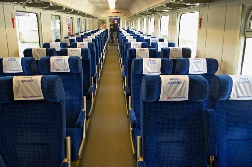 Więcej podróżnych w pociągach PKP Intercity /123RF/PICSEL
