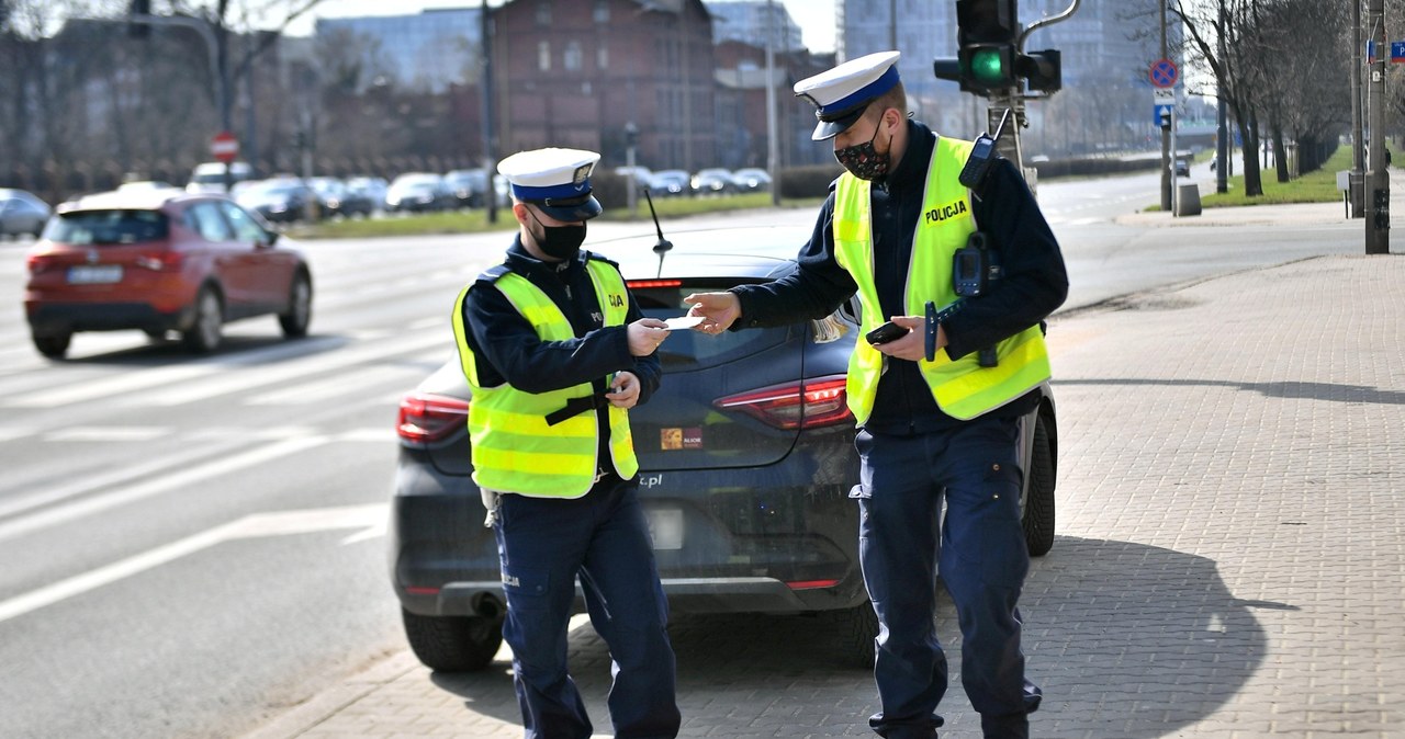 Więcej policjantów na drogach podczas majówki. "Wciąż mamy stan epidemii" 