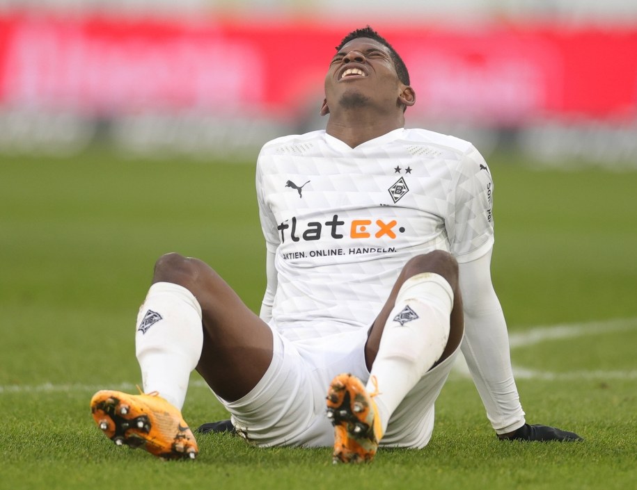 Wieczór nad jeziorem kosztował Embolo 200 tys. euro /Friedemann Vogel /PAP/EPA