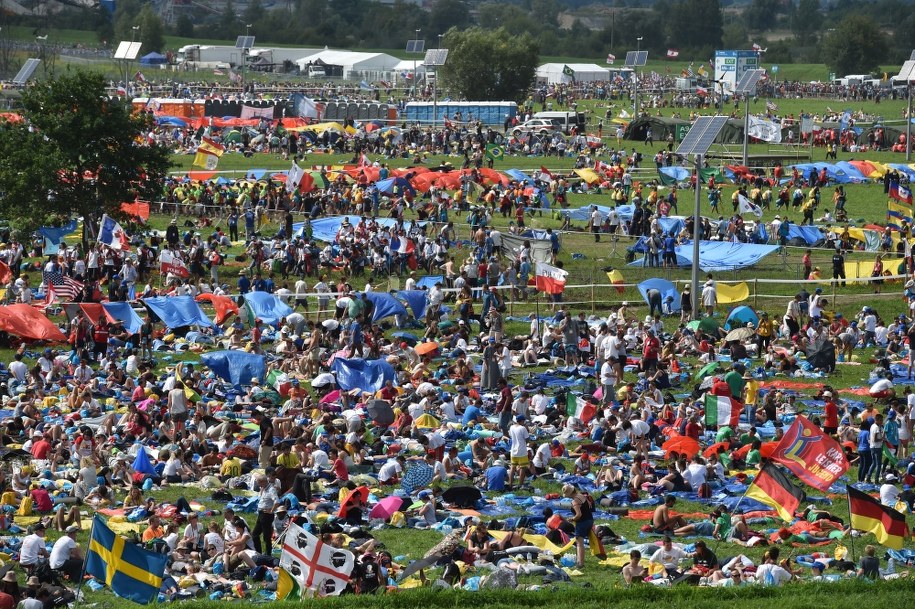 Wieczorem czuwanie z Franciszkiem /Radek Pietruszka /PAP