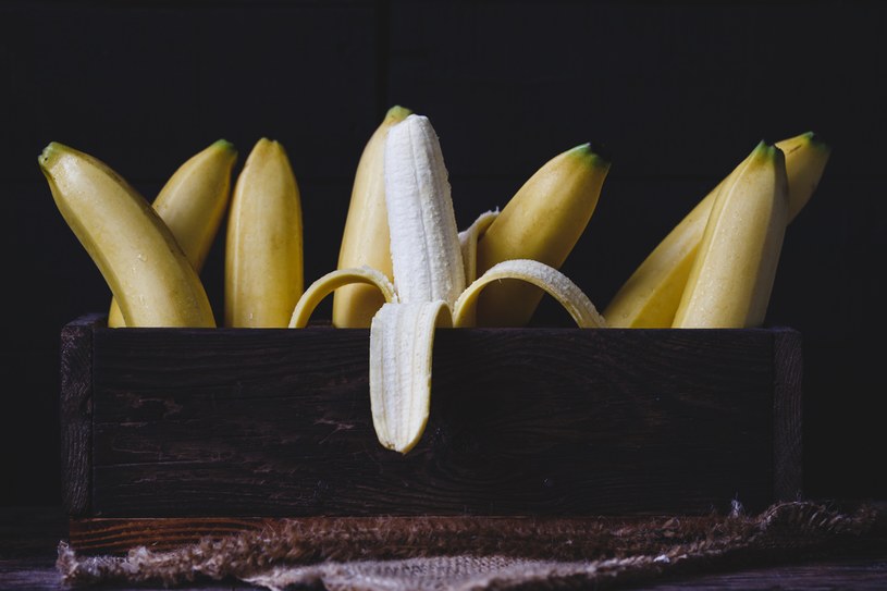 Wieczorem jedz banany /123RF/PICSEL