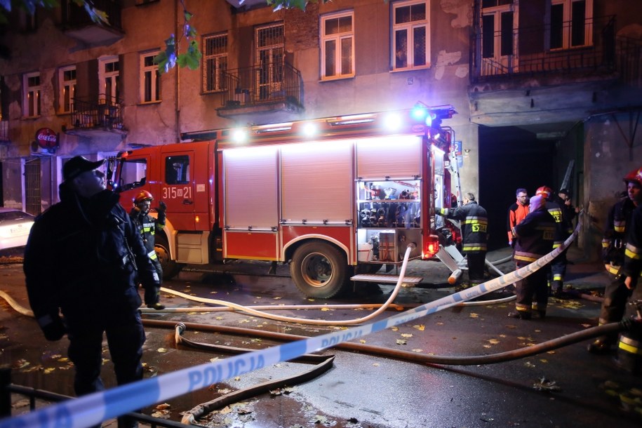 Wieczorna akcja strażaków w Warszawie /Leszek Szymański /PAP