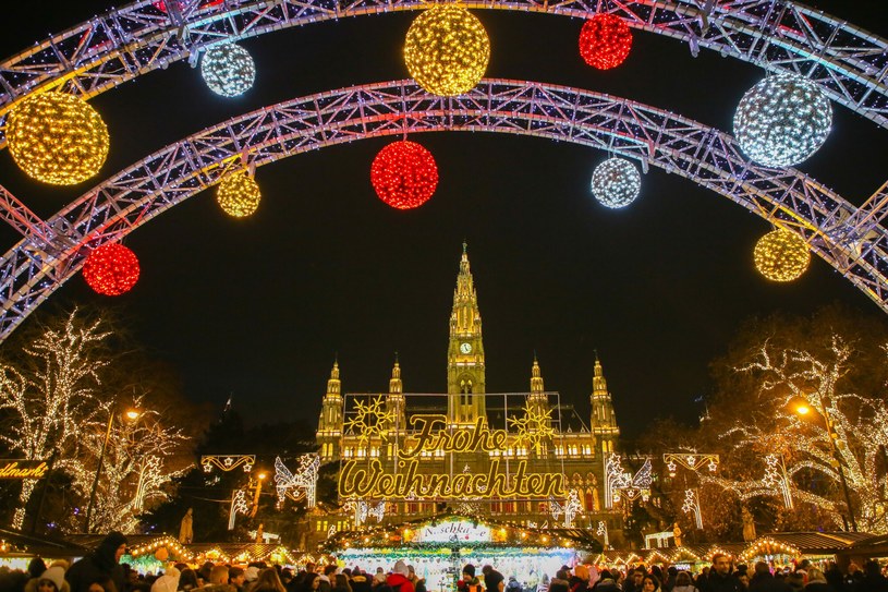 Wiedeń, Austria . Ratusz i jarmark bożonarodzeniowy /Beata Zawrzel/REPORTER /East News