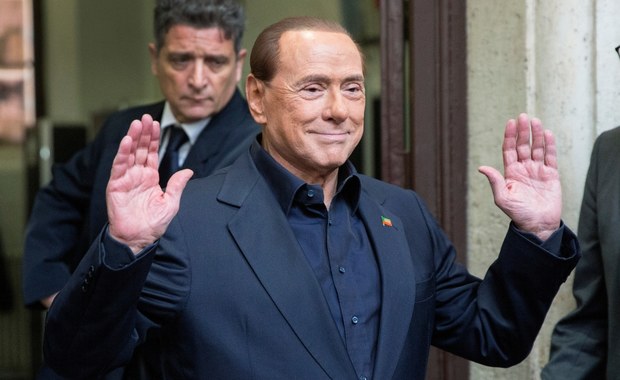 "Wiedział, że kupuje bezwartościowe rzeczy". Berlusconi wydał 20 mln euro na "śmieci"