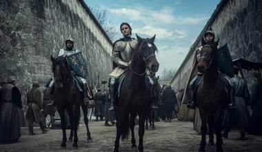 "Wiedźmin": Materiał zza kulis. Henry Cavill, Anya Chalotra i Maciej Musiał na nowych zdjęciach