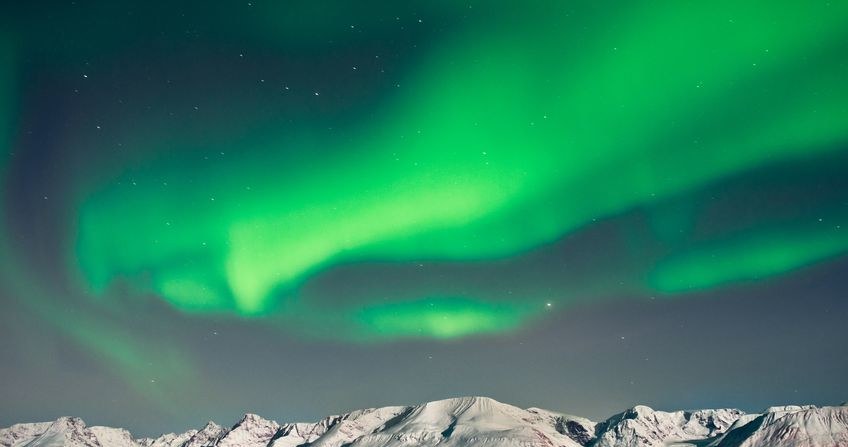 Większa aktywność Słońca oznacza więcej szans na zjawiskowe zorze polarne. /123RF/PICSEL