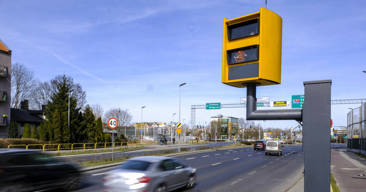 Większość fotoradarów na naszych drogach wykorzystuje technologię mikrofal. /Grzegorz Olkowski / Polska Press /East News