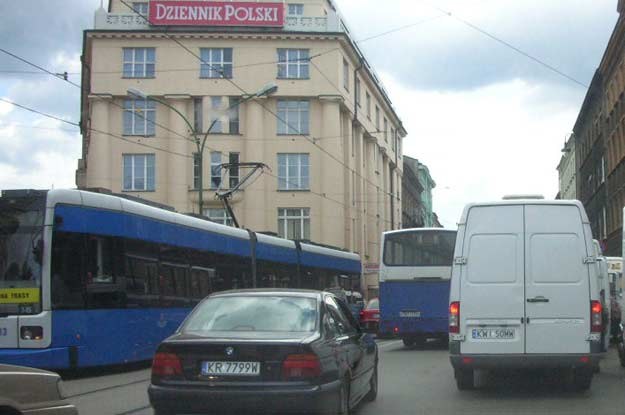 Większość lokalnego transportu odbywa się przy udziale busów /INTERIA.PL